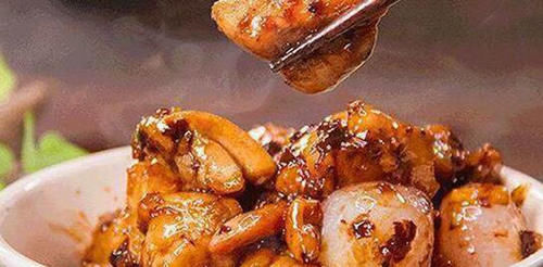  精选|精选美食：红烧肉炖粉条、豆豉干葱鸡球、蒜香牛肉、虎皮辣椒的做法