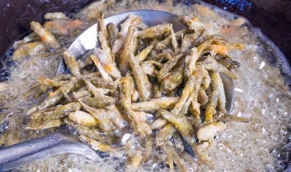 白胡椒粉|河里这种“虎皮纹”小鱼,煮汤比鲫鱼鲜美,如今几乎绝迹