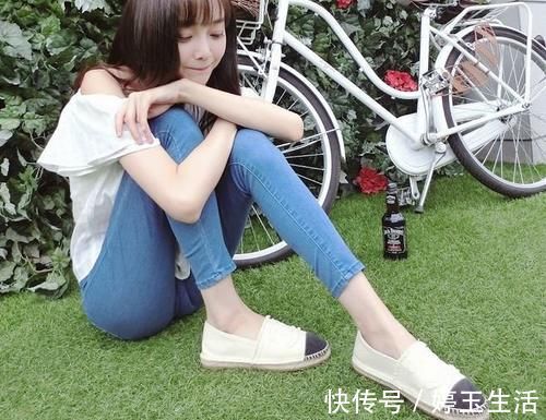 穿搭 美女穿搭：清新的搭配，突显女性气质，尽显摇曳身姿