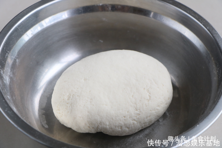  天热别蒸包子，教你懒人吃法，卷一卷8分钟出锅，早餐上桌准吃光