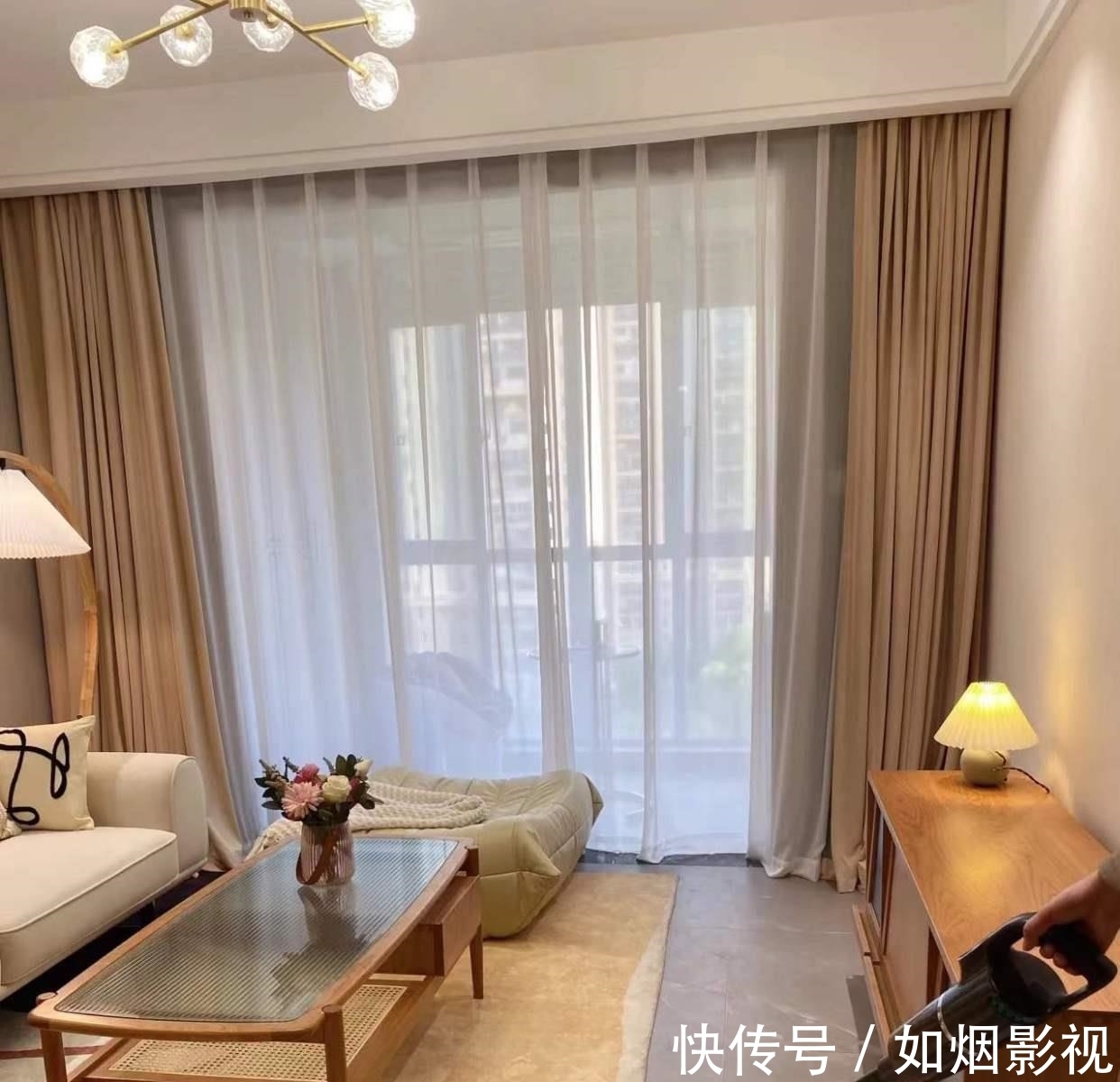 玻璃|江苏30岁独居女主,拒绝“过度装修”,网友:你可以搬出去住吗