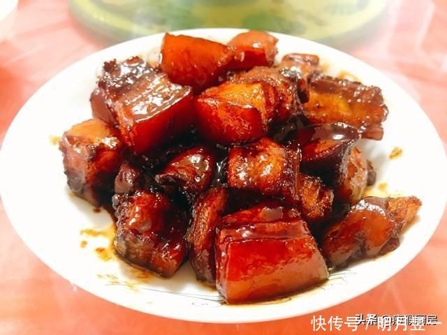 媳妇临产，岳母来家陪护，老妈做了12菜1汤招待，大家看看怎么样