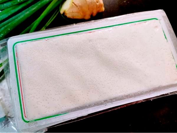 鱼炖豆腐,怎么煮都好吃,冷水或热水下锅才能最美味呢?