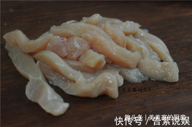 面糊|鸡胸肉的神仙吃法,外焦里嫩超酥香,每次做一盘,根本不够吃