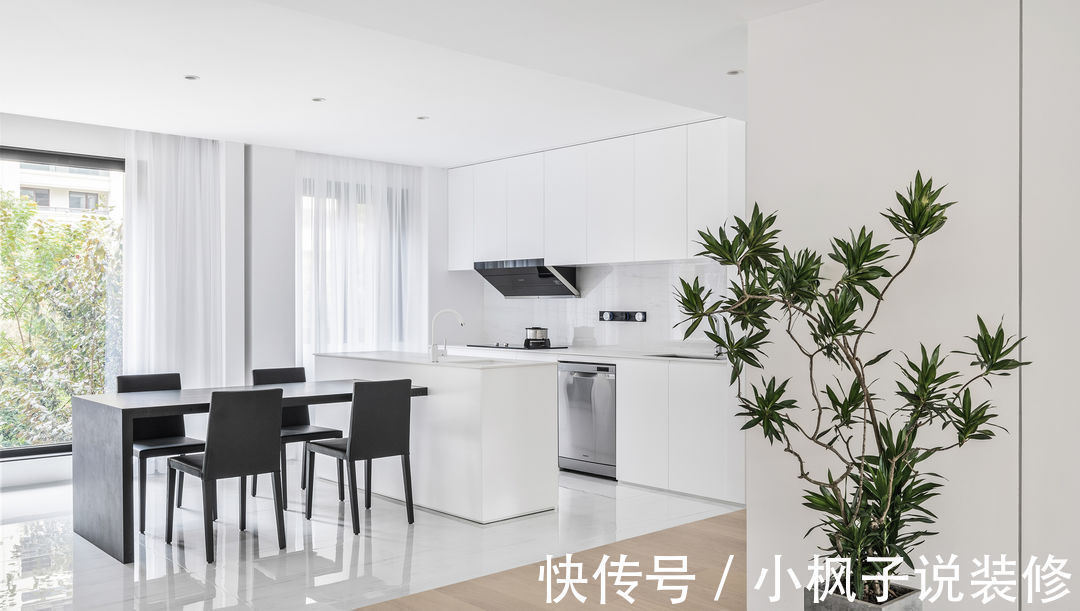 客餐厅|有一说一,还是极简风最耐看!看她家客餐厅,真大气