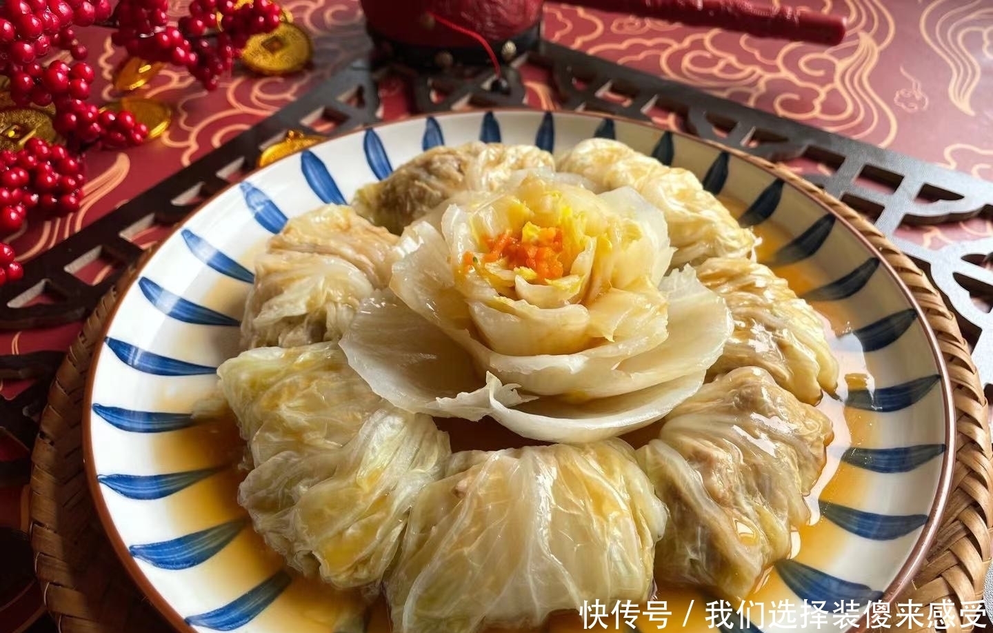 年夜饭菜单出炉,一家人10个热菜4个凉菜,个个是硬菜,喜庆吉祥