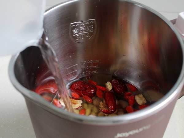 清洗干净|不想做“黄脸婆”！早上坚持喝它，暖胃益血气，皮肤水灵有光泽