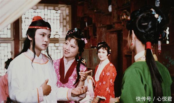 袭人@袭人对宝玉的好是真心还是假意?你看宝玉病时,她做了什么?