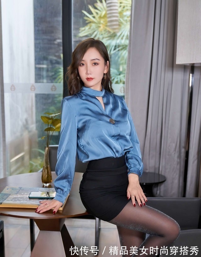 上班族 早春上班族穿搭来啦,蓝色衬衫搭配黑色包臀裙,时尚又耐看