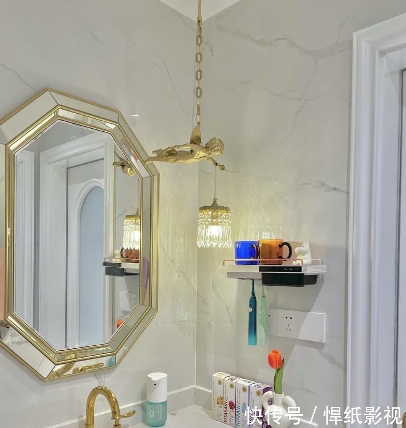 飘窗垫|这是我们见过最浪漫的132㎡法式装修，屋内干净到“一层不染”