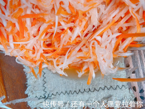 萝卜丸子|炸丸子牢记3点，丸子外酥里软，放凉也不干不硬，好吃到停不下来