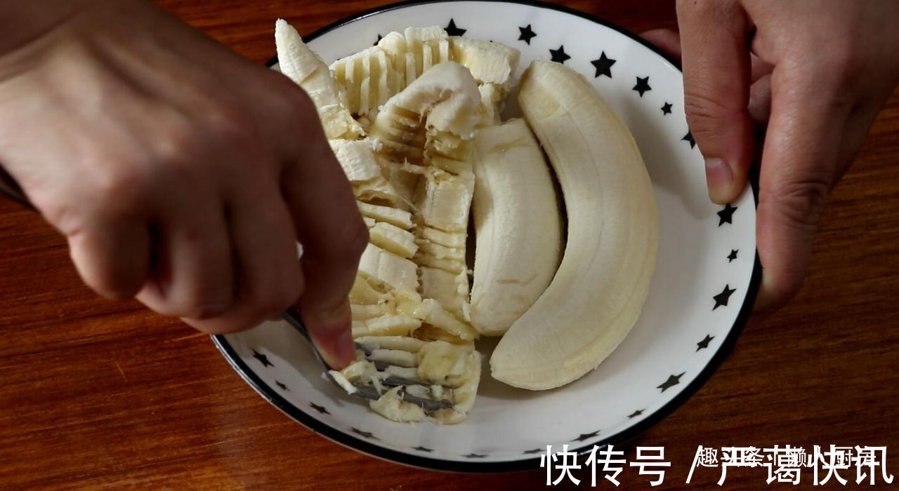 香蕉熟透了怎么办教你香蕉燕麦饼的做法,不用加水,不用放油