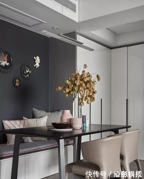 暖暖的味道|110㎡轻奢两居,高级灰+烟粉,个性独特的品质感让人惊艳!