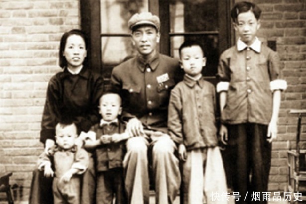 许多著名领导人的子女聚集在一起,怀念这位老将军