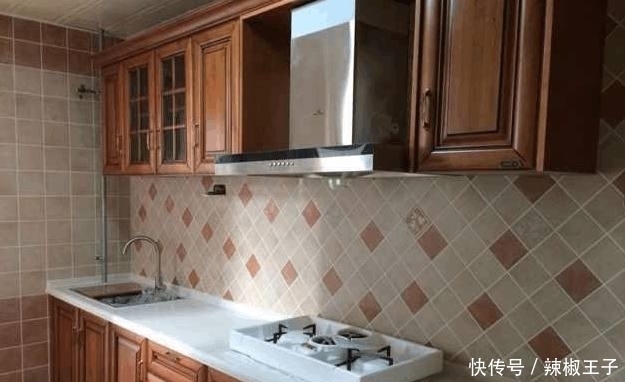 油漆|请人打柜子花7万多,邻居都说不好,装好一看效果都不吭声了