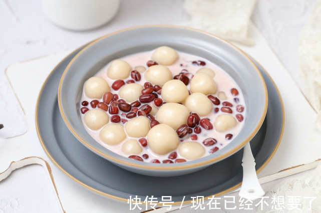 比奶茶还好喝的红豆糯米丸子，既是主食又是甜品，糯叽叽奶香十足