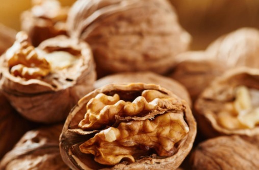 禁忌|让人倒下的不是病,而是无知!吃核桃2大禁忌,大家来看下!