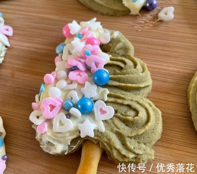 曲奇圣诞树-用尽你想象尽情的装饰!