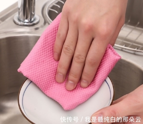 新年大扫除,厨房油渍又黑又黏?别担心,学会这些小妙招轻松搞定