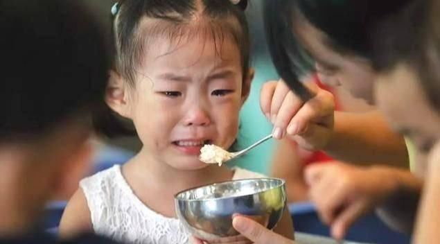 医生|4岁女孩吃饱后睡了一觉,却一睡不起再没醒来,医生家长太无知