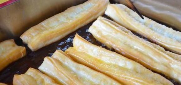 炸油条别加小苏打了,多加“这2样”,油条更蓬松,凉了也不硬!