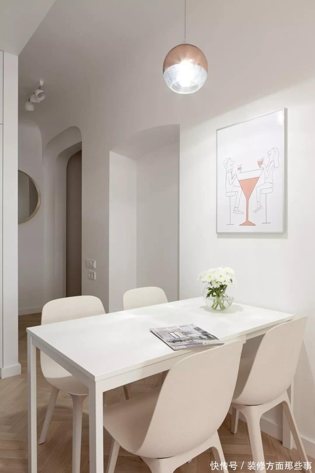 榻榻米床|83平混搭风二居室，一张橘色沙发客厅空间，卧室只有榻榻米好吗