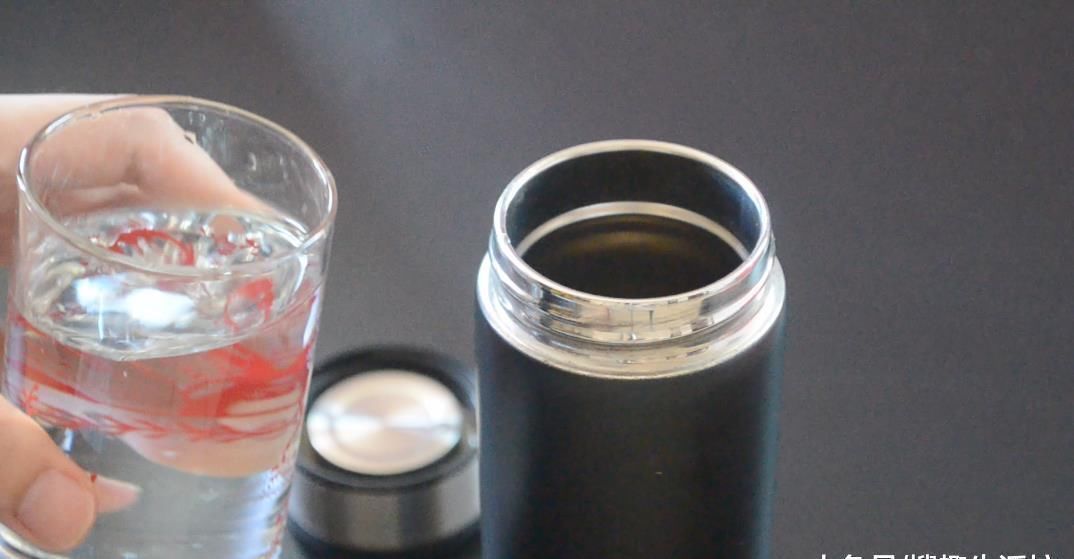 保温杯|保温杯太深不好清洗, 教你一招, 不用洗涤剂, 细菌污垢洗得干干净净