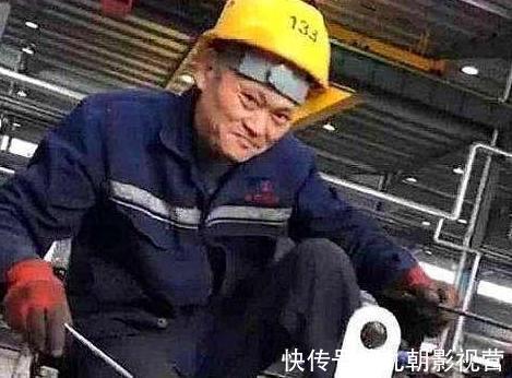 马云|“小马云”已不火,如今“工地马云”火了,网友:确定不是本人?