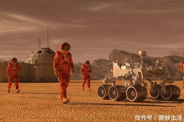 火星探测器 5500万公里外发回照片，科学家火星这里全是冰，厚度或近2公里