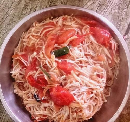 此菜是个宝，小孩常吃，眼睛明亮，大脑聪明，个头也嗖嗖的长