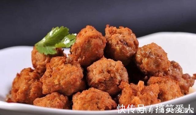 炸牛肉丸子时，切记“3用2不用”，丸子酥香松软，久放不变硬