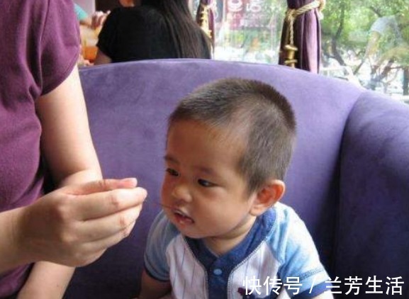 家长|“幼儿杀手”的2种食物,很多家长还天天给娃吃,别再坑娃!