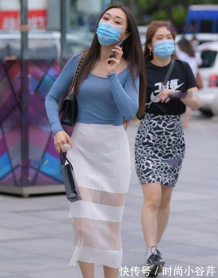 裙子 半透明的裙子,搭配深蓝色上衣,尽显淑女气质!