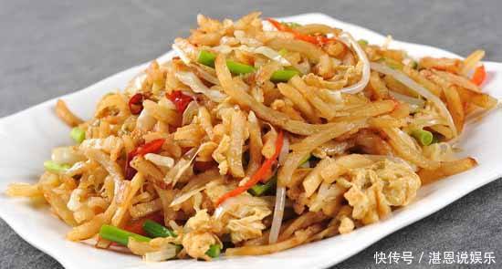翻炒均匀|懒的做法,给孩子做此物比大鱼大肉好吃,美味滋补,还非常划算