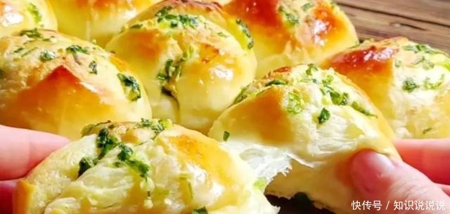  烤箱别再闲置着了，跟着我学做蒜香面包，疏松香软蒜香淡然