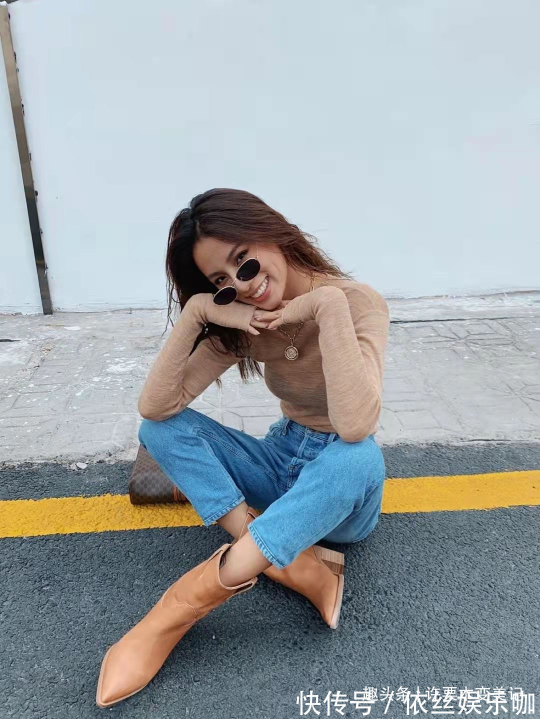 运动鞋 女人过了48岁,少穿运动鞋吧,太土!试试这3双,真美