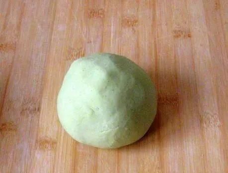 一款甜点，不用烤箱不用油炸，香甜又细腻