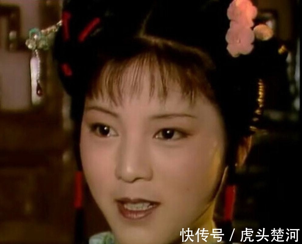 袭人$贾宝玉给探春送荔枝,一个碟子,众人为何都惦记要拿回来?