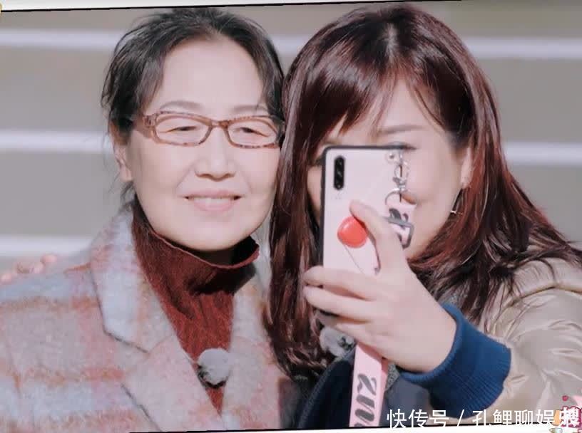 陈松伶亲婆婆被推开!婆婆对儿子儿媳明显双标,陈松伶闺蜜没忍住