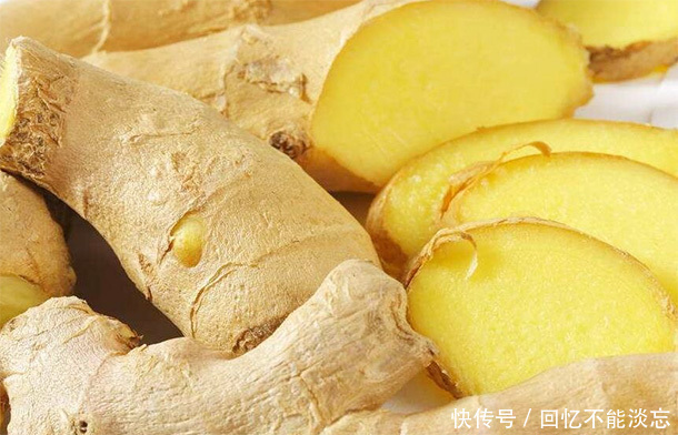 “醋泡姜,姜泡脚”养生效果好老中医睡前姜檫脚,小病全赶跑