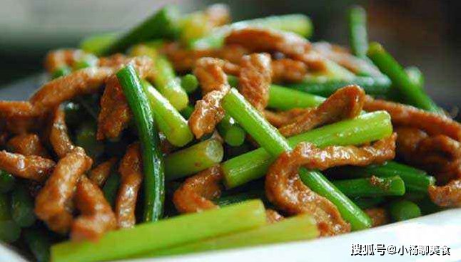 不管炒什么肉，直接下锅炒就不对，多做1步，肉滑嫩入味还不粘锅