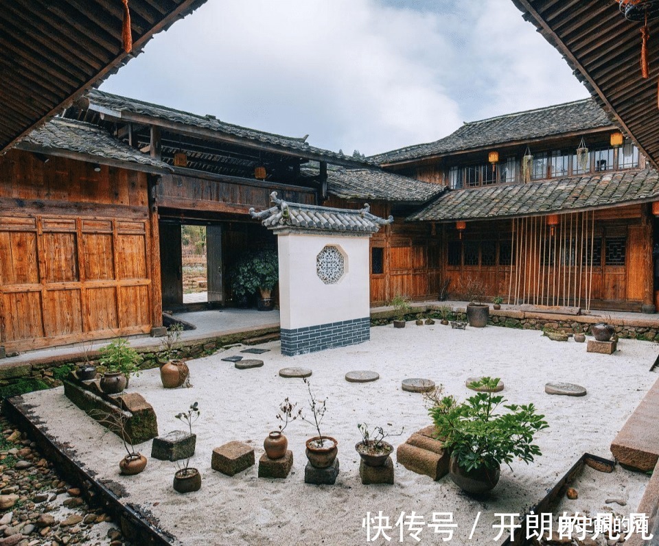 丁绝#俗话“天空莫起屋,地空莫葬坟”是何意“天空地空”指的是什么