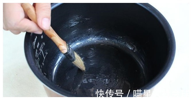 桑葚酱|家里没烤箱,分享一个用电饭煲做面包的方法,松软好吃比卖的还香