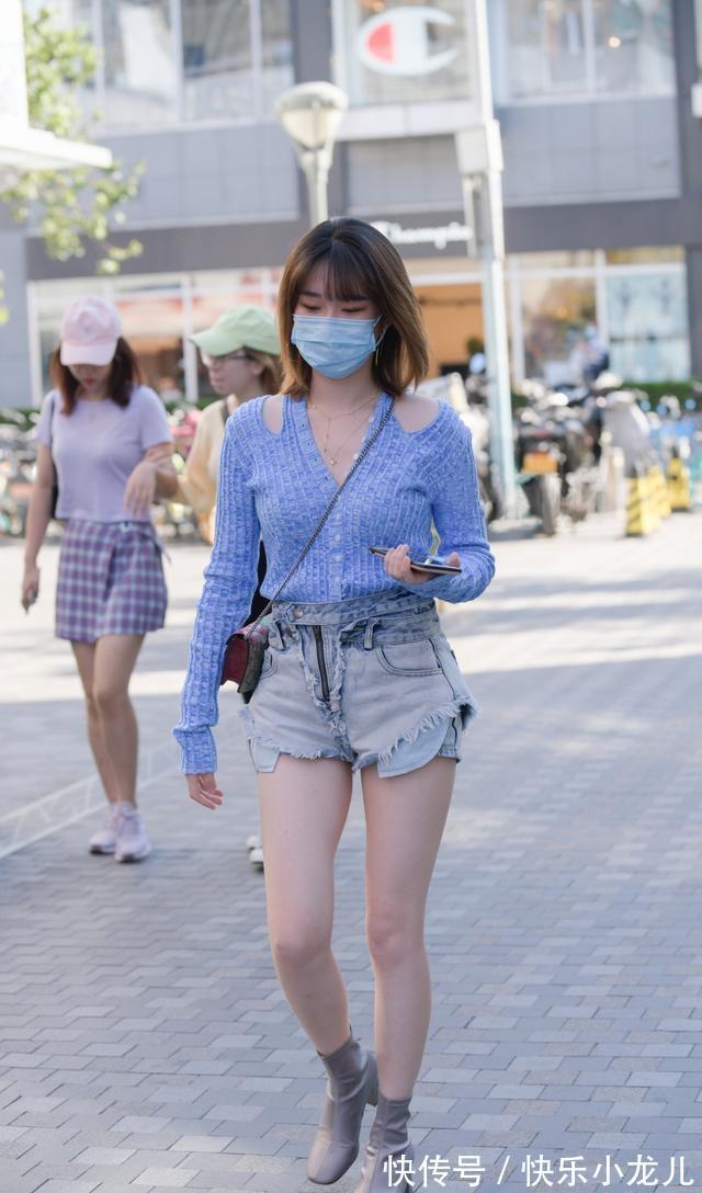 身材 高挑身材的打底裤美女,用心挑选和搭配的女生,显得瘦高