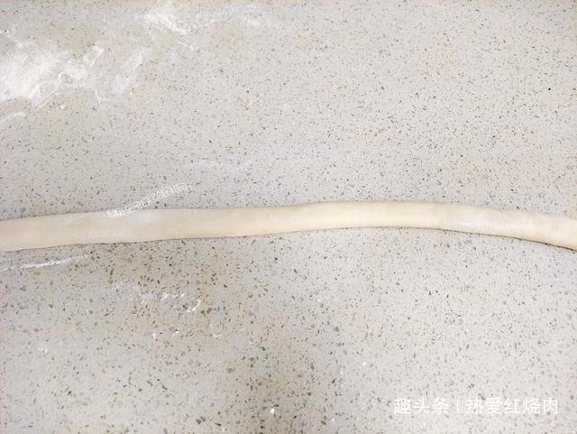 猪油|发面时光加酵母是不够的，多加一勺料，做好的花卷更松软更洁白！