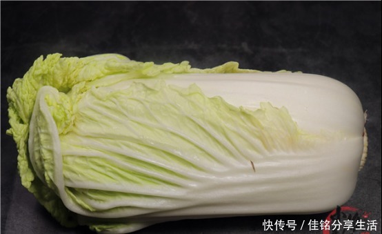 出水|炒大白菜时,马上下锅是大错!大厨教你一招,鲜嫩脆爽、又不出水