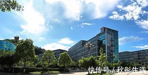 5中国“最舒服”的大学，将在国家5A景区内，旅游价值非常高