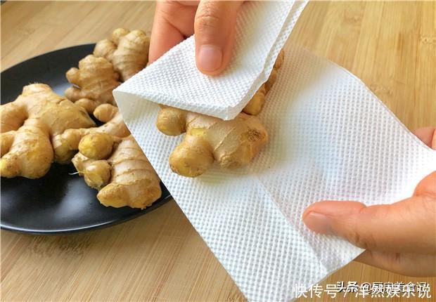 今天才知道,保存生姜这么简单,放半年不干瘪不发芽,越放越好吃