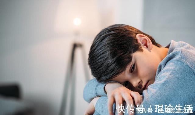 眼光|男孩进入青春期，生理心理都发生极大变化，这5件事家长要早做好