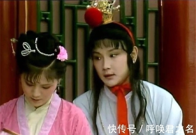 八人#红楼梦:袭人主动地向宝玉索要名分,不料却碰了一鼻子灰